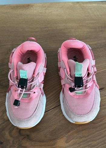 26 Beden Pembe Bağcıklı Kız Çocuk Spor Ayakkabı
