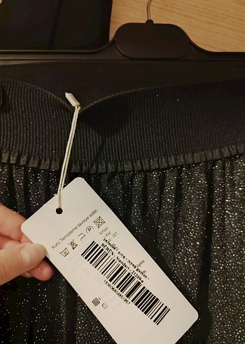 Trendyol & Milla Gri simli siyah Uzun Pileli Etek