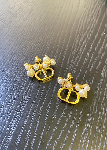 Dior küpeler Altın Renkli Mini İnci Detaylı Küpeler - Görsel 3