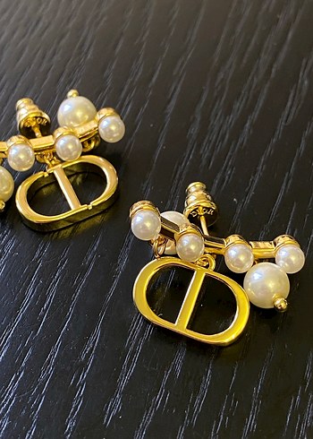 Dior küpeler Altın Renkli Mini İnci Detaylı Küpeler - Görsel 6