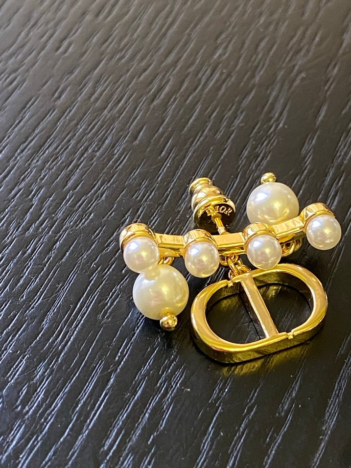 Dior küpeler Altın Renkli Mini İnci Detaylı Küpeler - Görsel 4