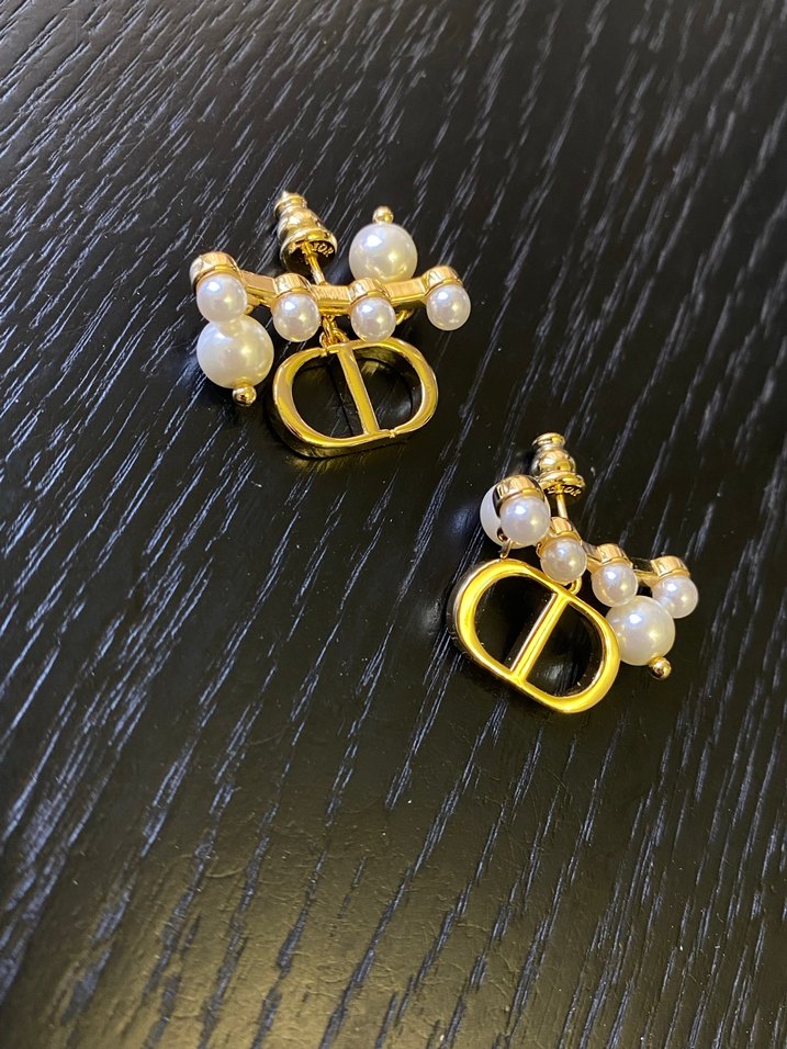 Dior küpeler Altın Renkli Mini İnci Detaylı Küpeler - Görsel 5