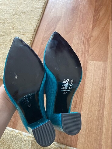 37 Beden Stiletto
