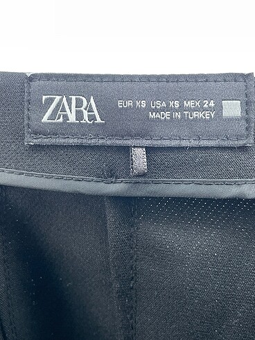 xs Beden siyah Renk Zara Düz Kesim %70 İndirimli.