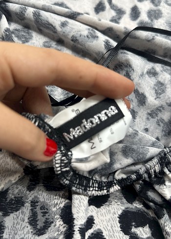 Gri Desenli Fırfırlı Bluz - Görsel 3