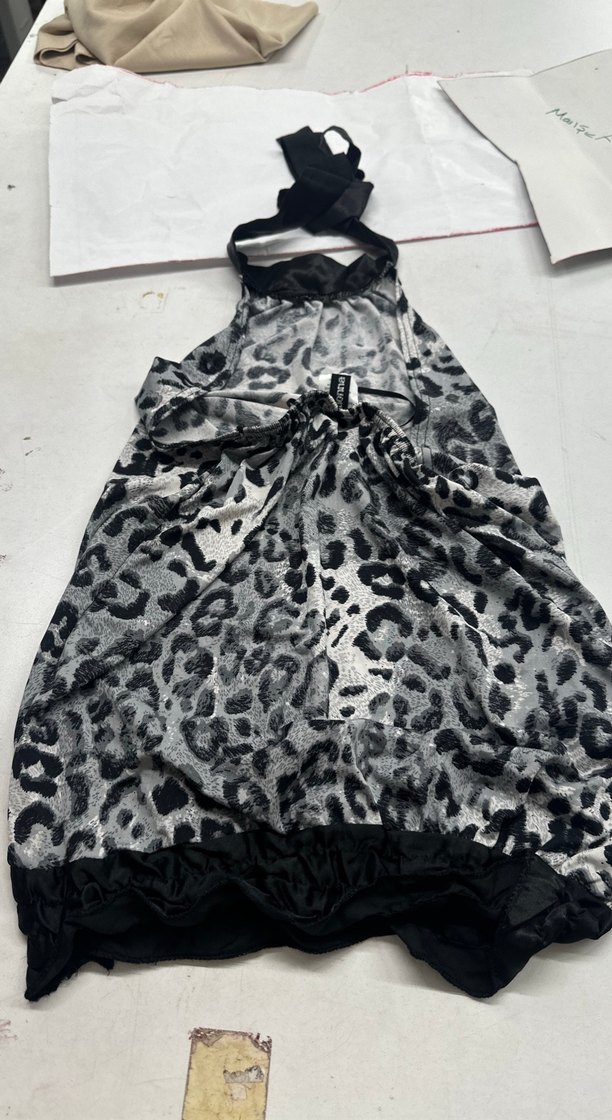 Gri Desenli Fırfırlı Bluz - Görsel 5