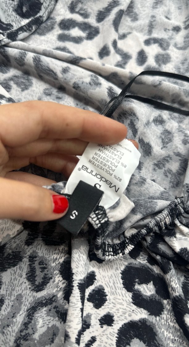 Gri Desenli Fırfırlı Bluz - Görsel 4