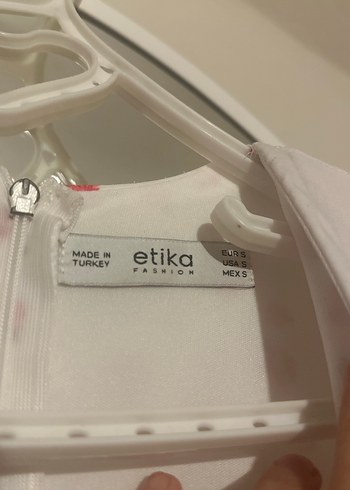 s Beden Pembe V Yaka Fırfırlı Kız Elbisesi