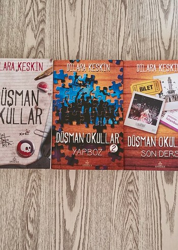 Düşman Okullar Serisi