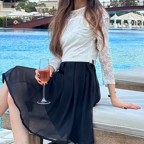 Çok şık dantel elbise