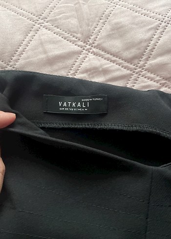 Diğer Vatkalı Siyah Pilili Midi Mini Etek