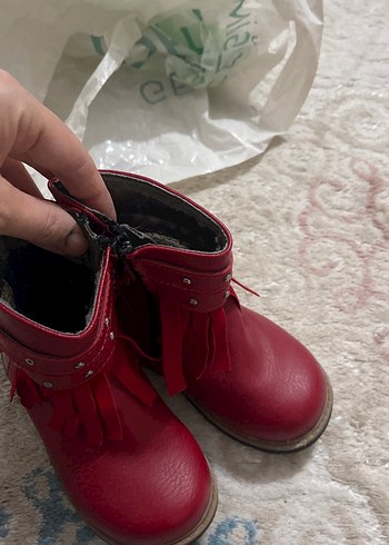 Kızlar için Kırmızı Tokalı Püsküllü Bot - Görsel 2