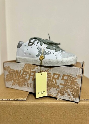 Golden Goose Deluxe 36/40 Çok iyi kalitede ithal ürün muazzam i