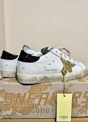 38 Beden beyaz Renk Golden Goose Deluxe 36/40 Çok iyi kalitede ithal ürün muazzam i
