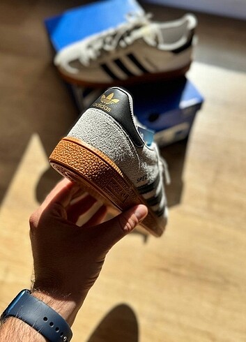 Adidas Adidas Spezial Handball ürün ithal üründür orjinali ile bire bi