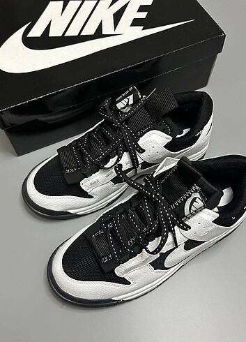 Nike Dunk Jumbo Panda 40/46 arası numaralar. 
