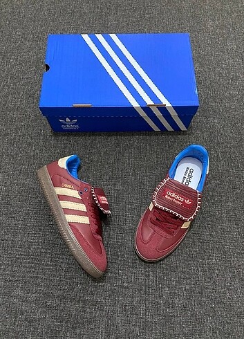 40 Beden bordo Renk Adidas Samba Wales Bonner 36/40 arası tüm numaralar mevcuttur. 