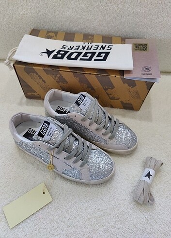 39 Beden beyaz Renk Golden Goose Luxury Sneaker 36/40 Toz Torbalı, Sertifikalı ve Ye