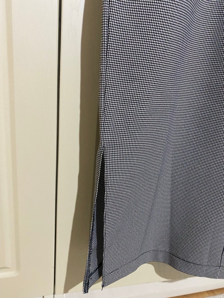 Gri Midi Kemerli V Yaka Kolsuz Elbise - Görsel 4