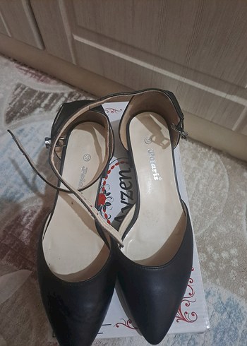 Siyah Bağcıklı Stiletto Topuklu Kadın Babet 37 numara polaris