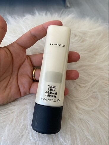 Strobe cream