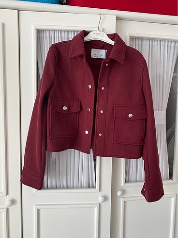 Stradivarius süet bordo crop ceket