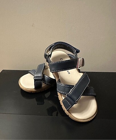 22 Beden Cole Haan çocuk sandalet