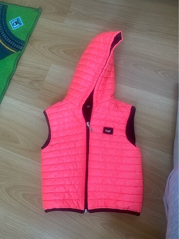 Pembe yelek