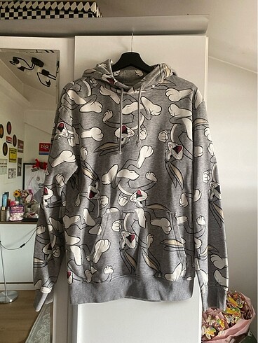 Sweatshirt