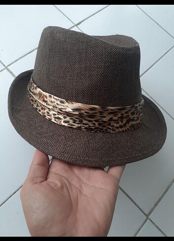 Bershka şapka