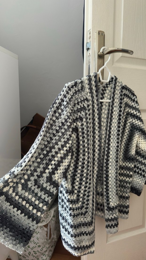 Gri Bohem Uzun Örgü Kadın Hırka - Görsel 2