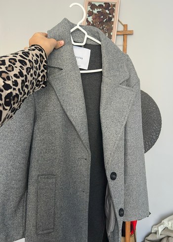 Bershka Gri Düğmeli kaban - Görsel 3