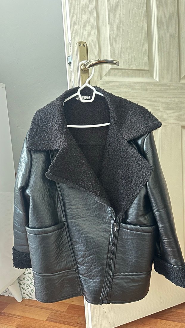 Kürk Detaylı Siyah Deri Midi Kadın Ceket - Görsel 3