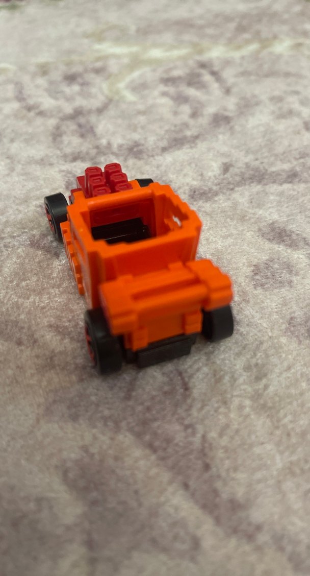 Kırmızı Bloklu Oyuncak Araba - Görsel 3