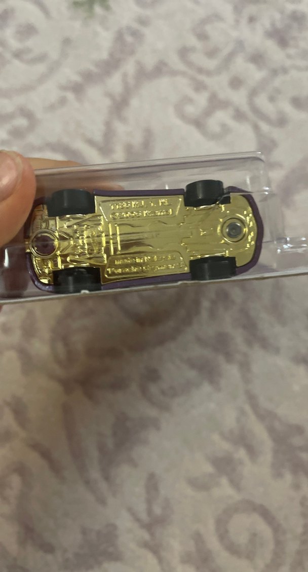 Mor Hot Wheels Porsche Cayman S Oyuncak Araba - Görsel 2