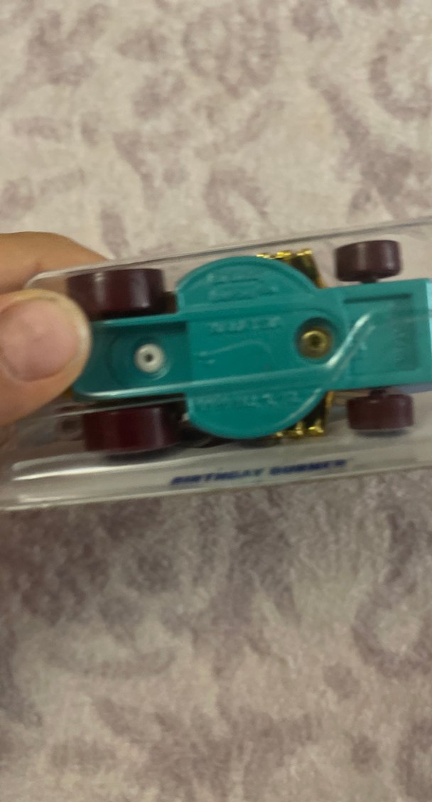 Hot Wheels Doğum Günü Temalı Oyuncak Araba Th - Görsel 2