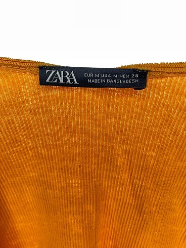 m Beden sarı Renk Zara T-shirt %70 İndirimli.