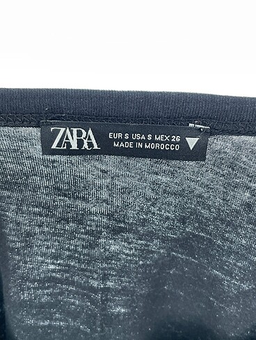 s Beden siyah Renk Zara T-shirt %70 İndirimli.