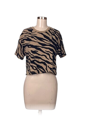 Stradivarius T-shirt %70 İndirimli.