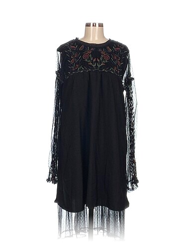Zara Kısa Elbise %70 İndirimli.