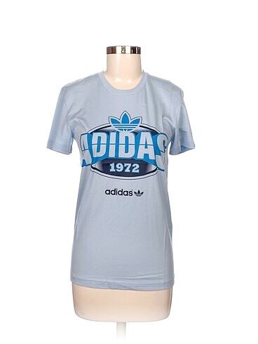 Adidas T-shirt %70 İndirimli.