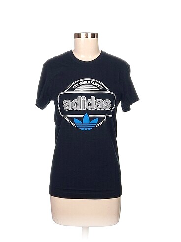 Adidas T-shirt %70 İndirimli.