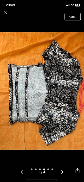 Yılan desen arka detaylı crop bluz