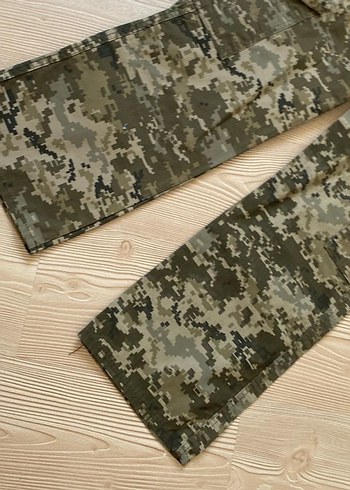 Kadın Gri Kamuflaj Desenli Bol Kesim Kumaş Pantolon - Görsel 3