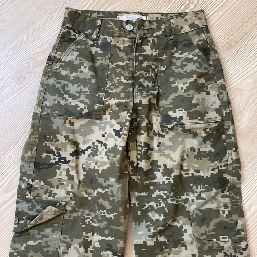 Kadın Gri Kamuflaj Desenli Bol Kesim Kumaş Pantolon - Görsel 4