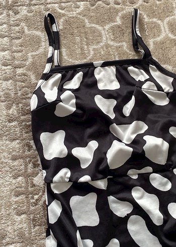 Siyah Beyaz Bağlama Desenli İnce Askılı Elbise - Görsel 4