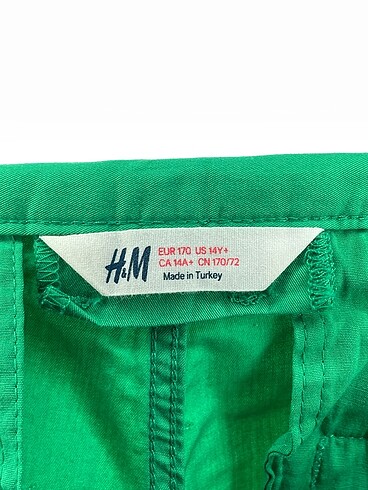 universal Beden yeşil Renk H&M Bermuda / Kapri %70 İndirimli.