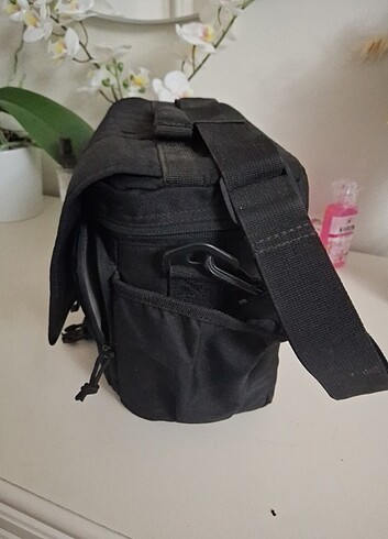 Beden LOWEPRO ADVENTURA 170 CANTA