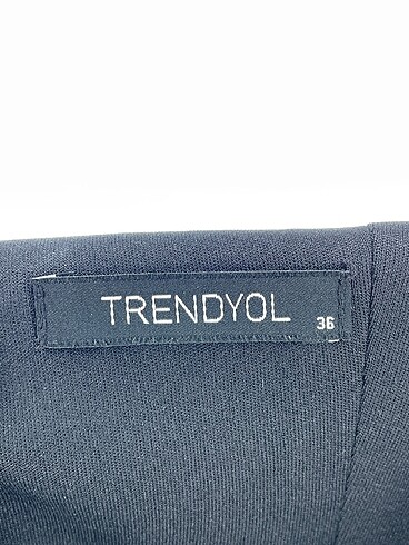 36 Beden siyah Renk Trendyol & Milla Uzun Abiye %70 İndirimli.