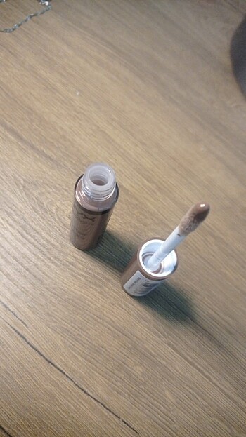  Beden kahverengi Renk Nyx butter gloss cinnamon roll